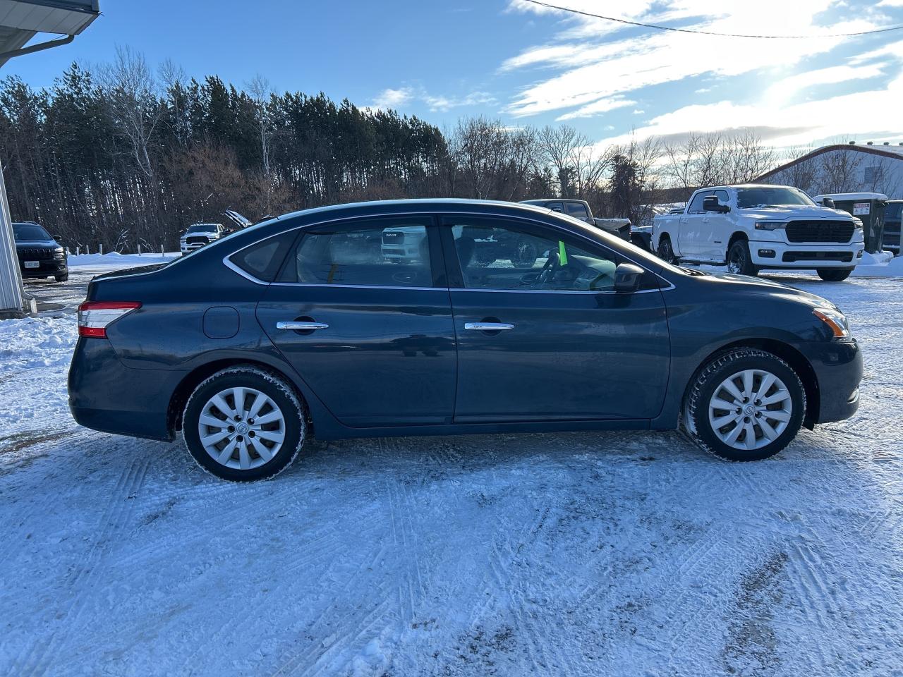 2014 Nissan Sentra S Photo