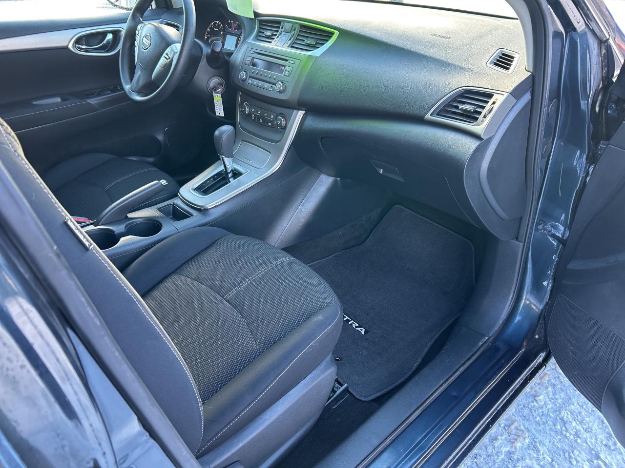 2014 Nissan Sentra S Photo