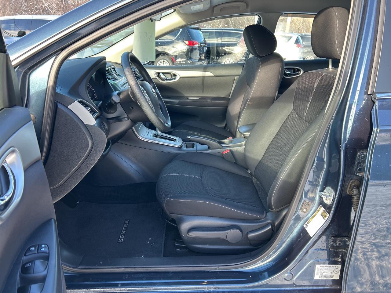 2014 Nissan Sentra S Photo