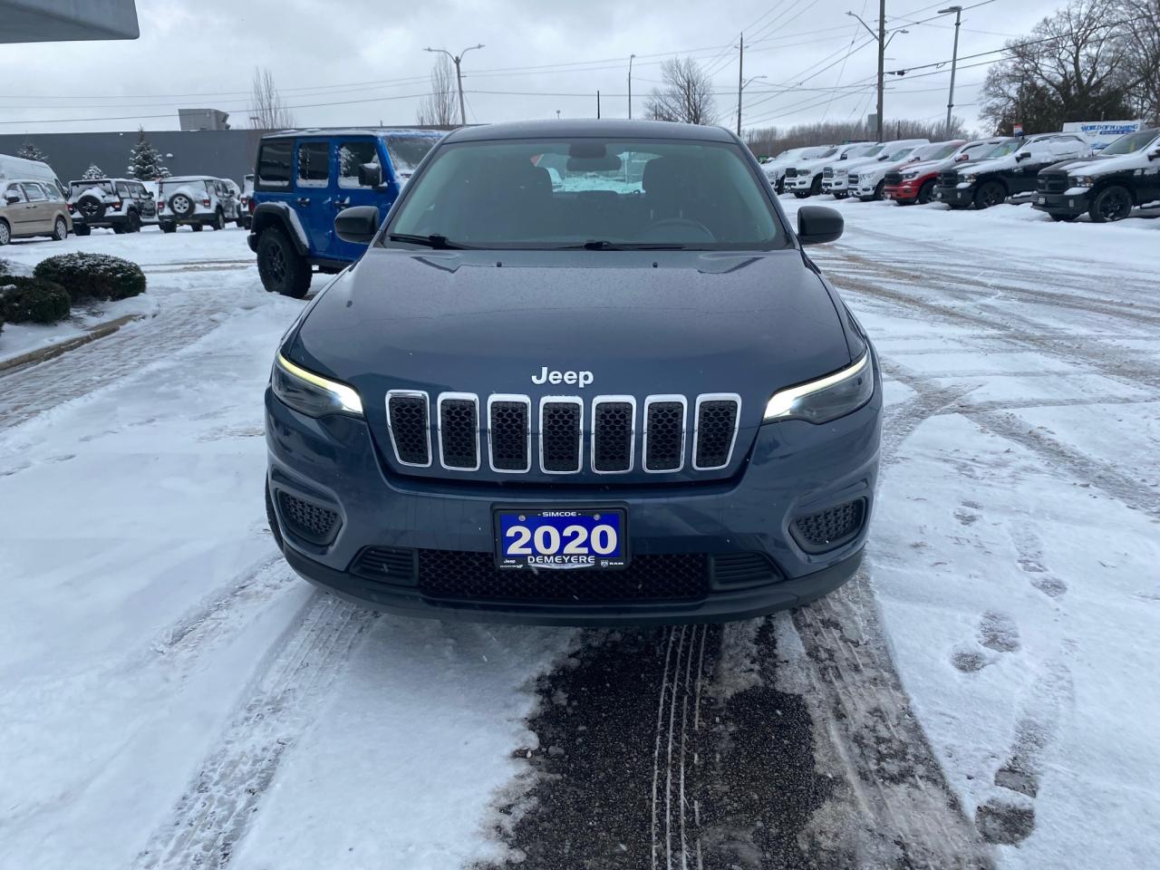 2020 Jeep Cherokee Sport Photo