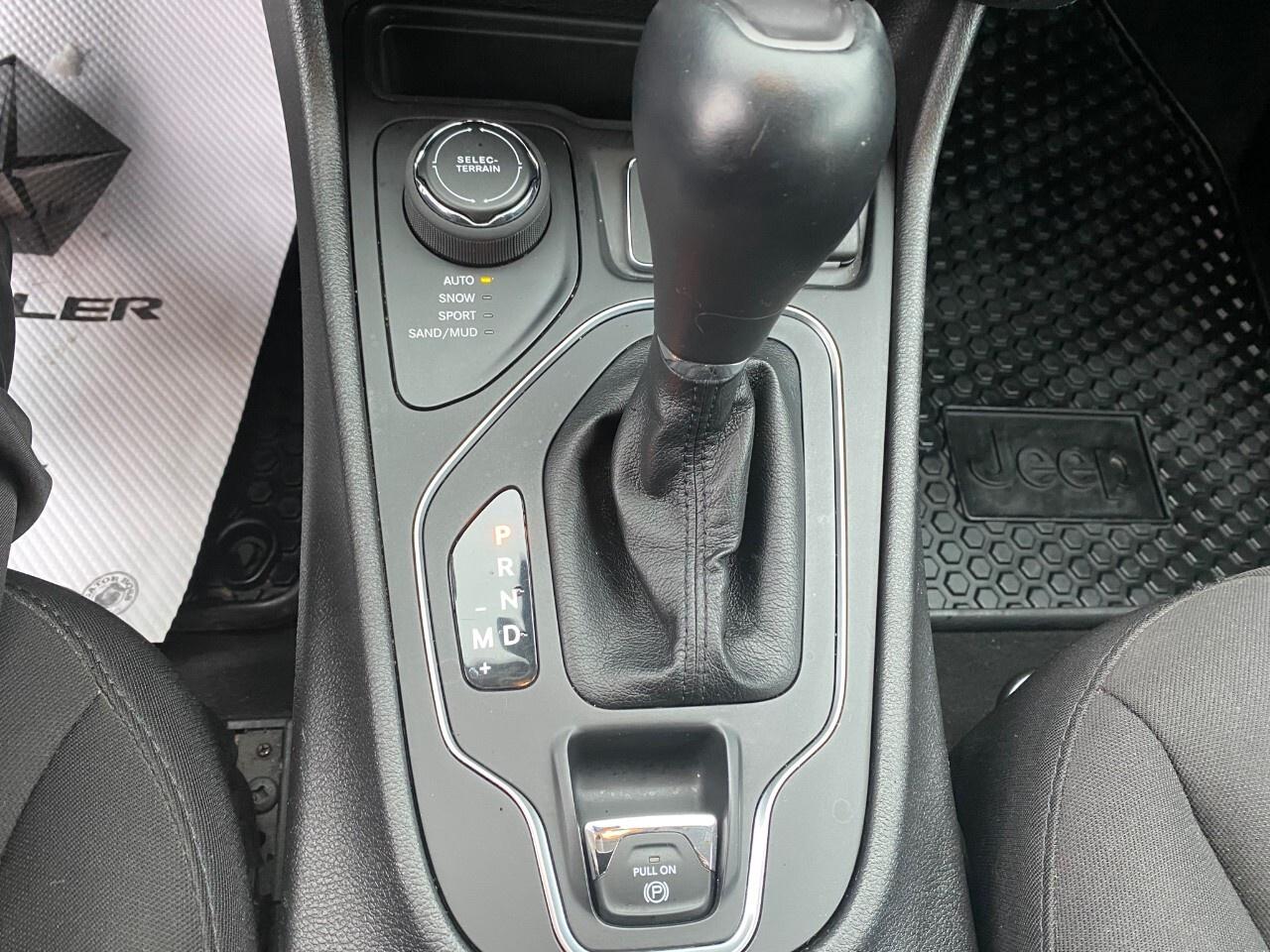 2020 Jeep Cherokee SPORT 4X4 Photo