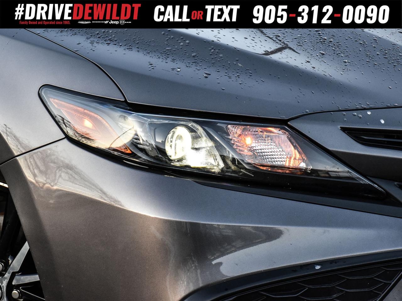 2021 Toyota Camry HYBRID SE   SUNROOF   HEATED SEATS + WHEEL Photo2