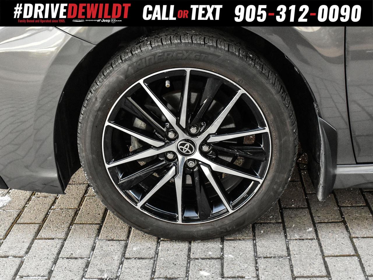 2021 Toyota Camry HYBRID SE   SUNROOF   HEATED SEATS + WHEEL Photo