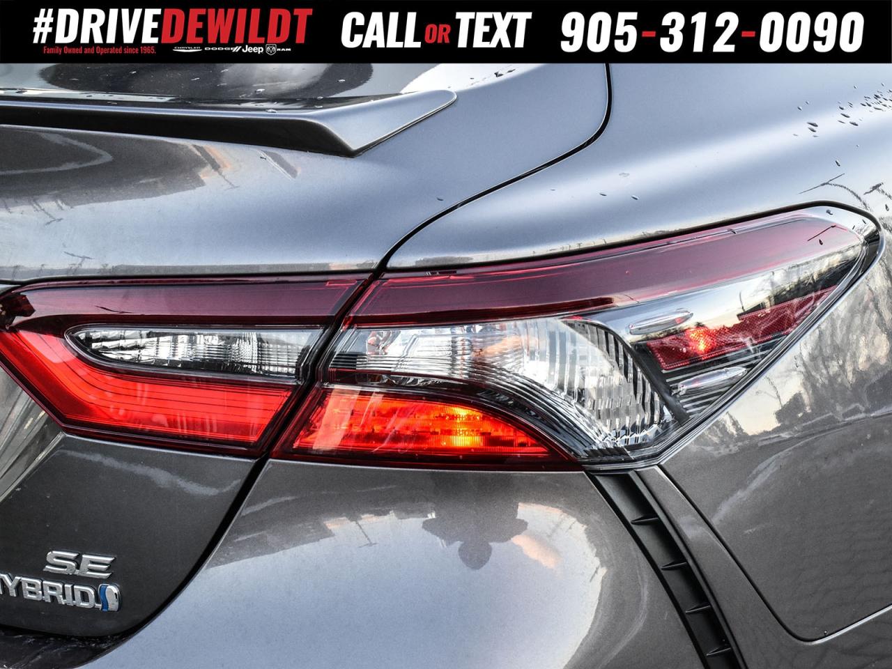 2021 Toyota Camry HYBRID SE   SUNROOF   HEATED SEATS + WHEEL Photo