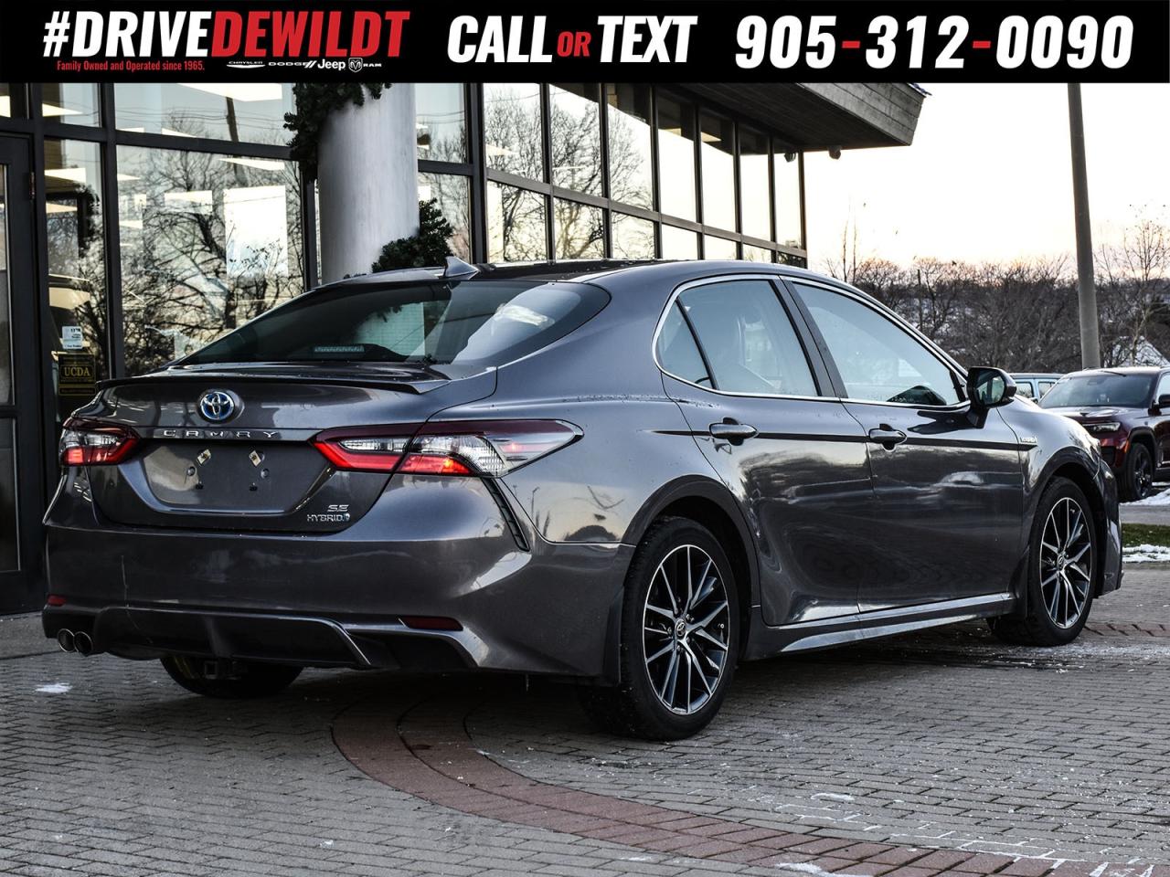 2021 Toyota Camry HYBRID SE   SUNROOF   HEATED SEATS + WHEEL Photo