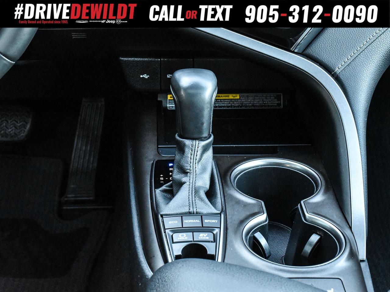 2021 Toyota Camry HYBRID SE   SUNROOF   HEATED SEATS + WHEEL Photo