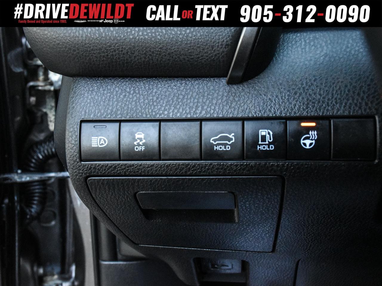 2021 Toyota Camry HYBRID SE   SUNROOF   HEATED SEATS + WHEEL Photo