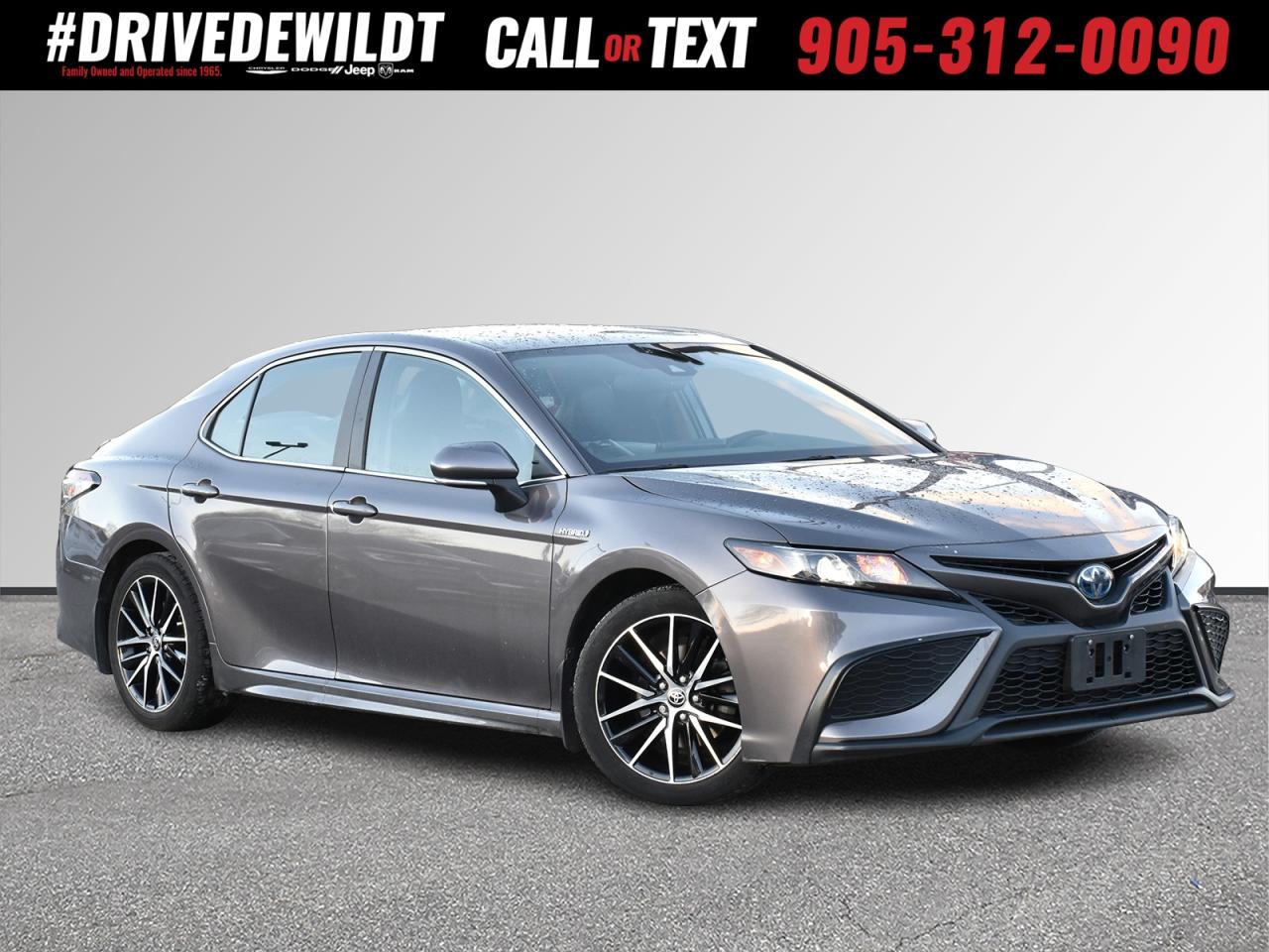 2021 Toyota Camry HYBRID SE   SUNROOF   HEATED SEATS + WHEEL Photo