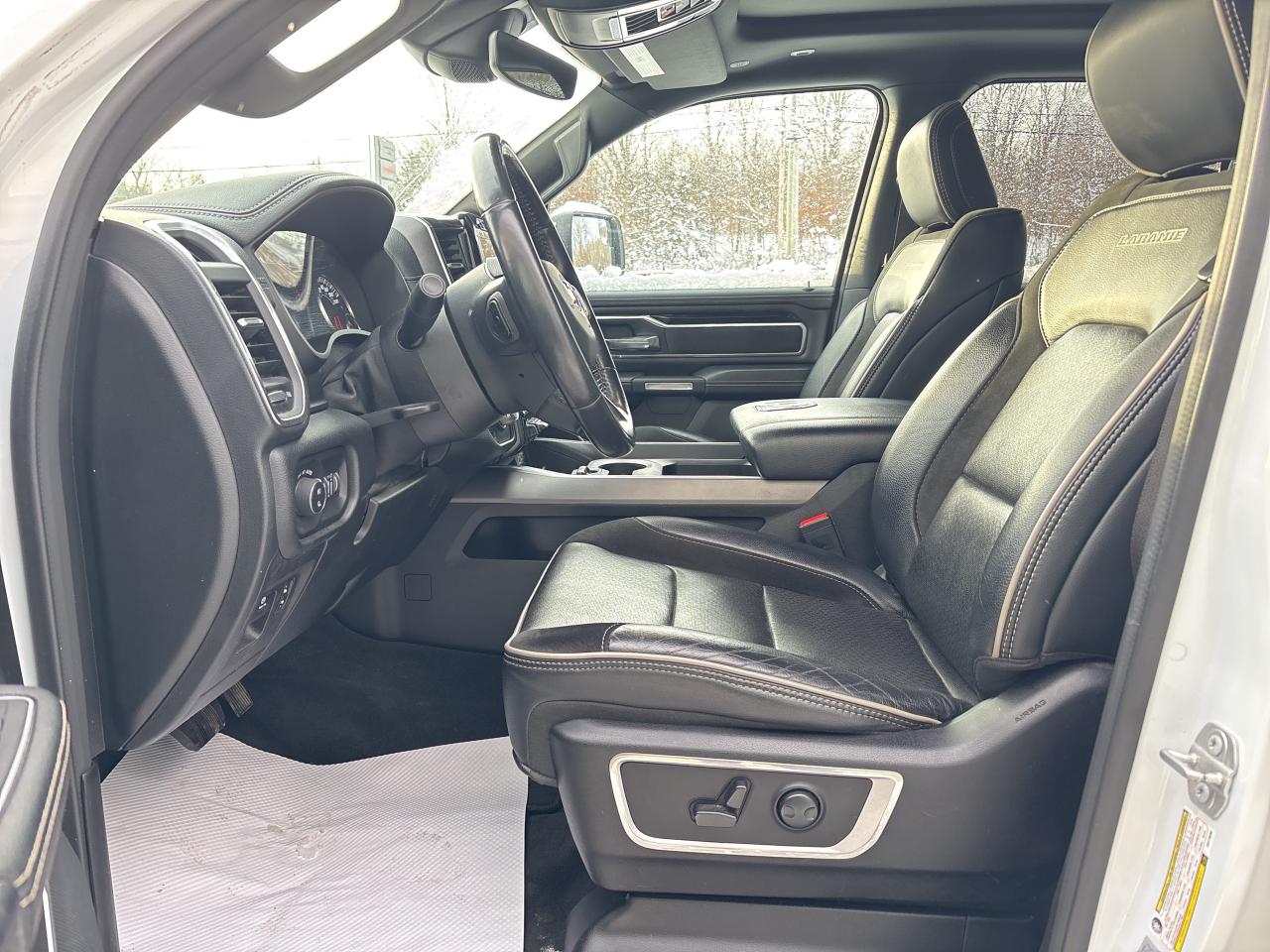 2022 RAM 1500 Laramie Photo