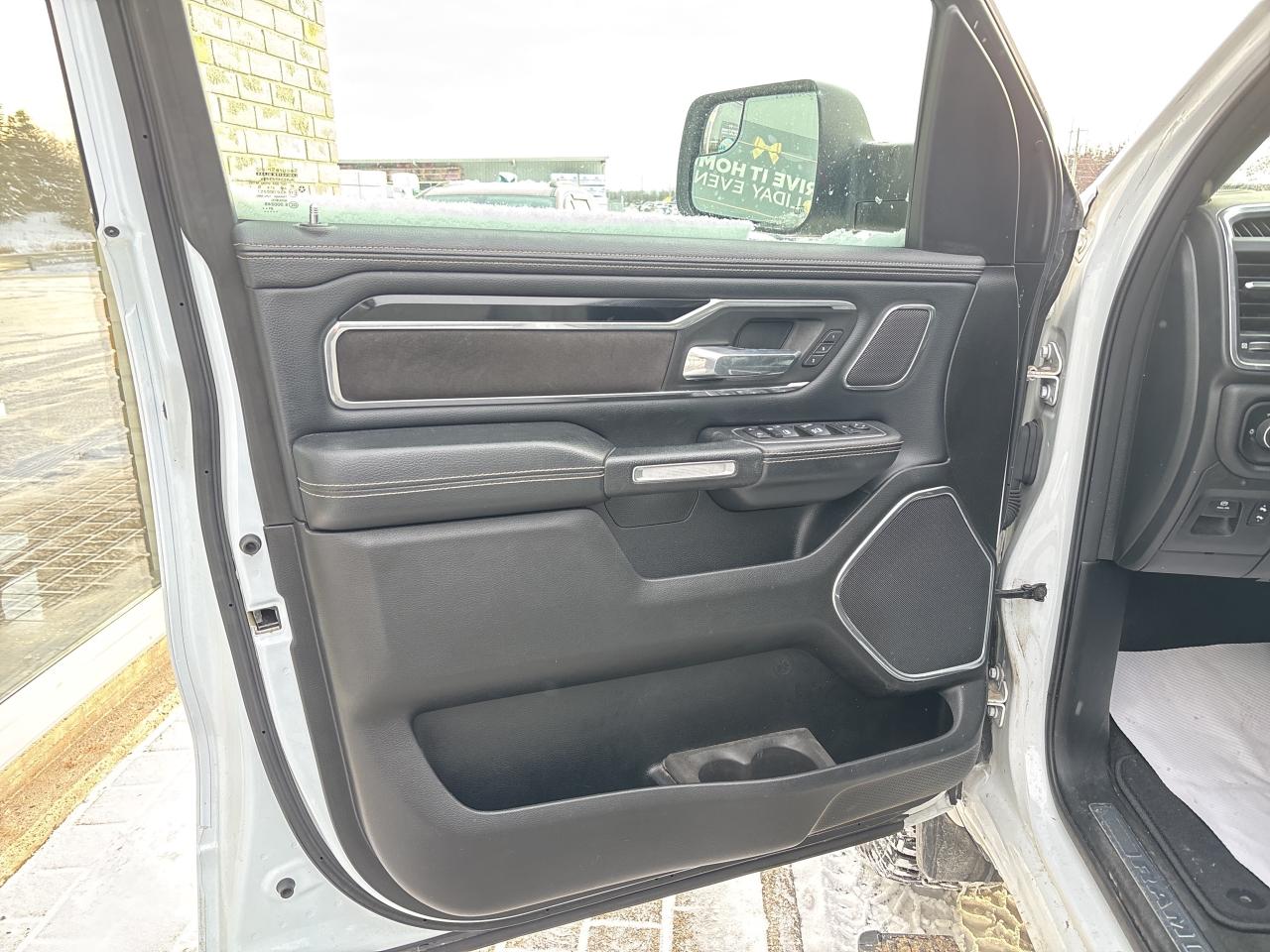 2022 RAM 1500 Laramie Photo