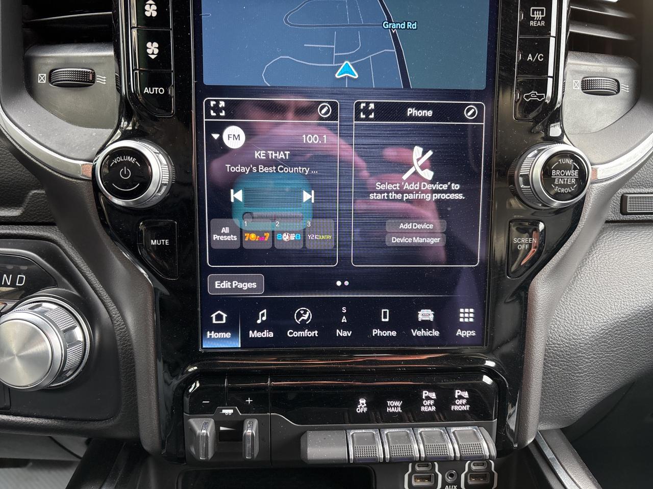 2022 RAM 1500 Laramie Photo