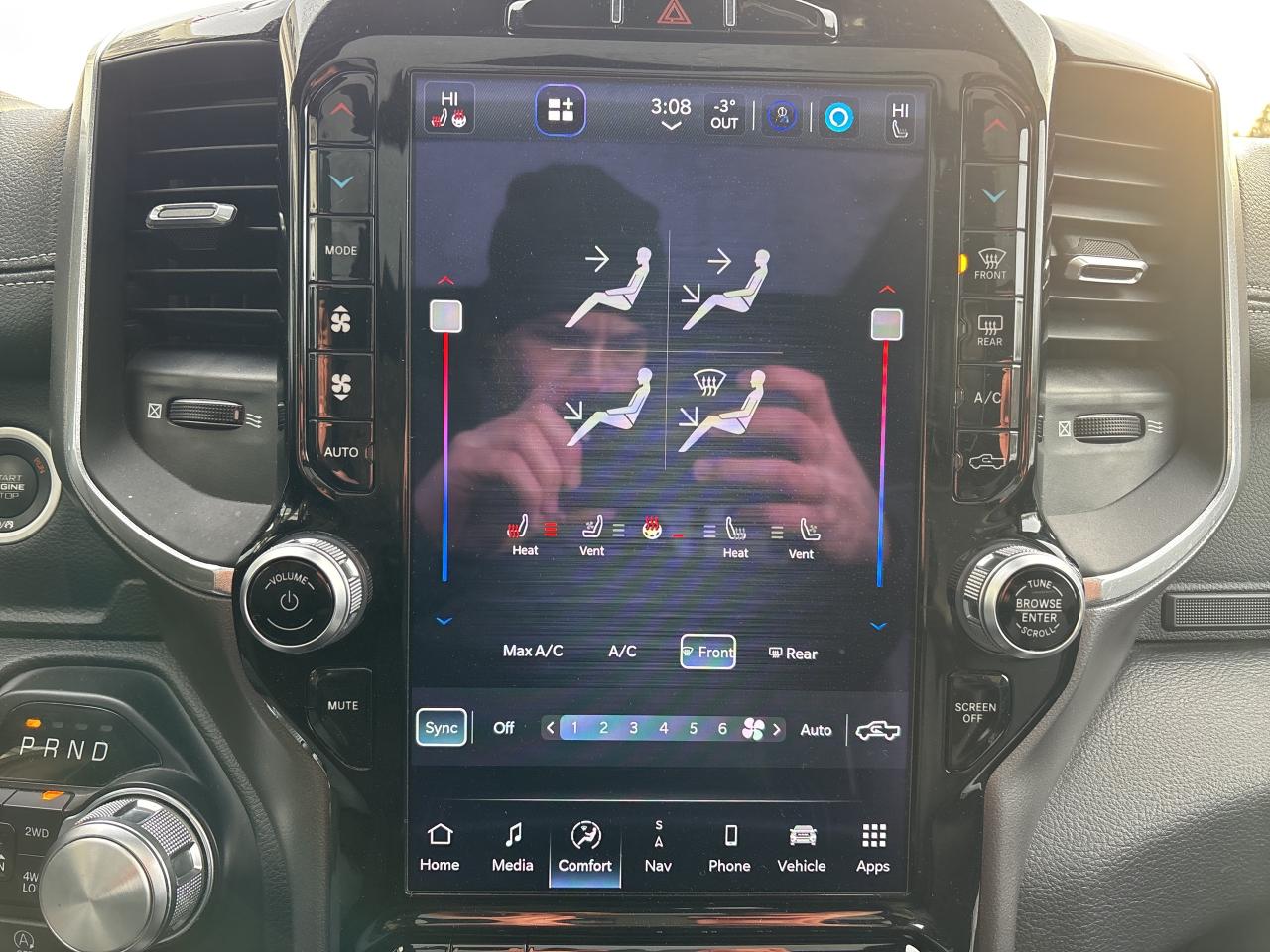 2022 RAM 1500 Laramie Photo