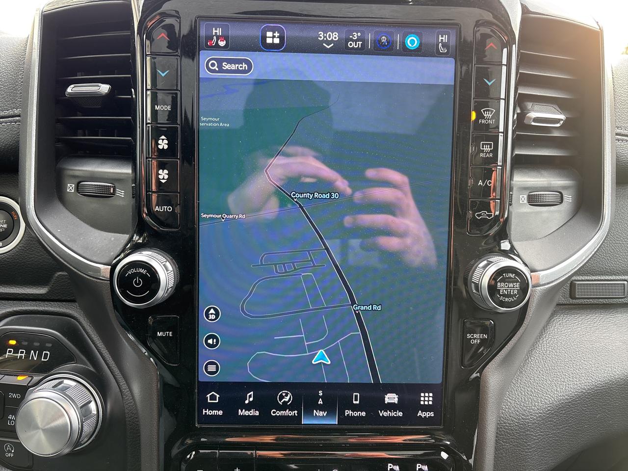 2022 RAM 1500 Laramie Photo