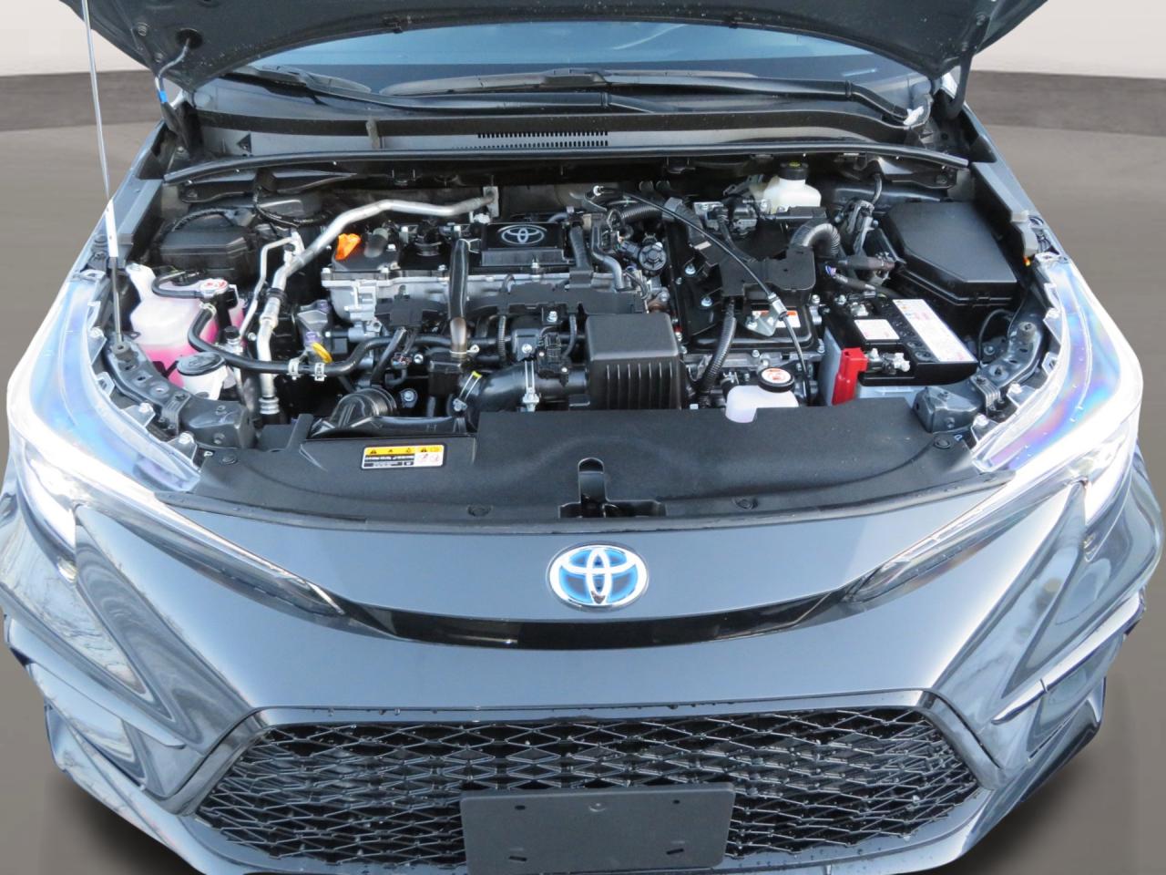 2025 Toyota Corolla Hybrid SE AWD CVT Photo