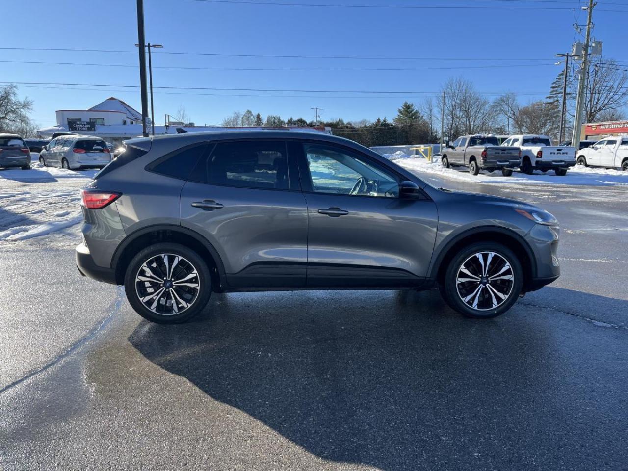 2022 Ford Escape SE Photo