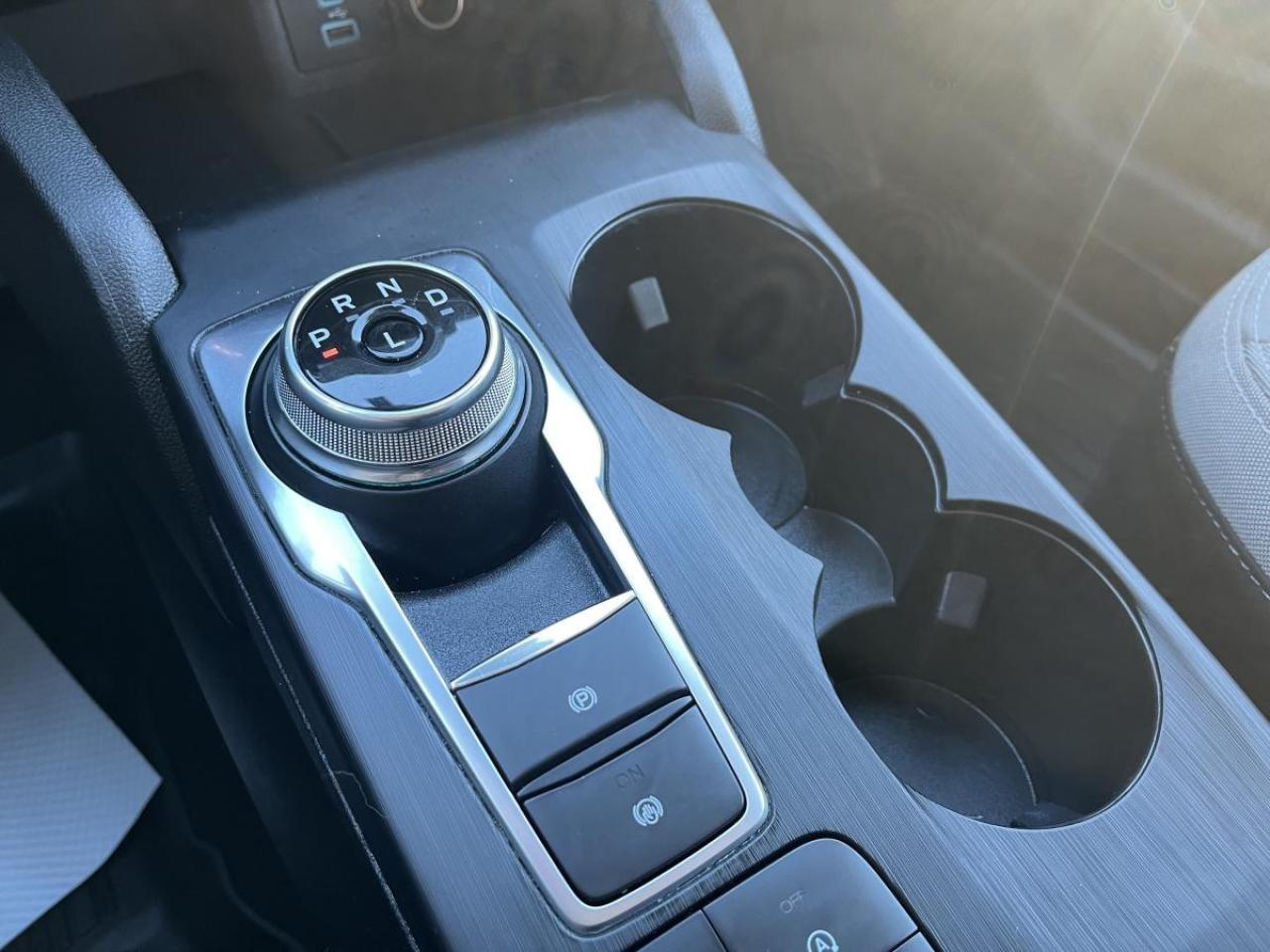 2022 Ford Escape SE Photo