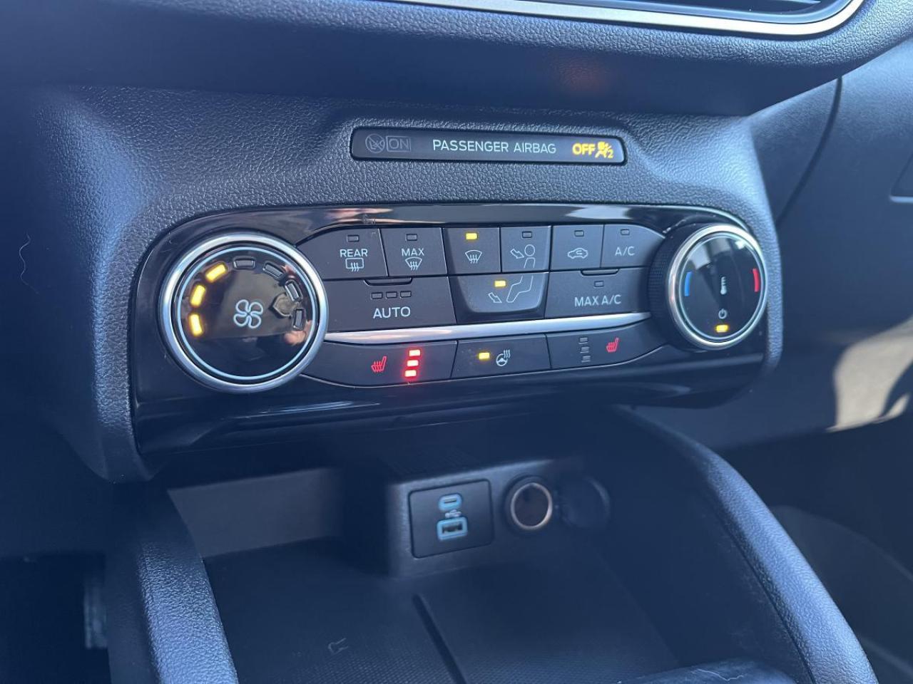 2022 Ford Escape SE AWD Photo