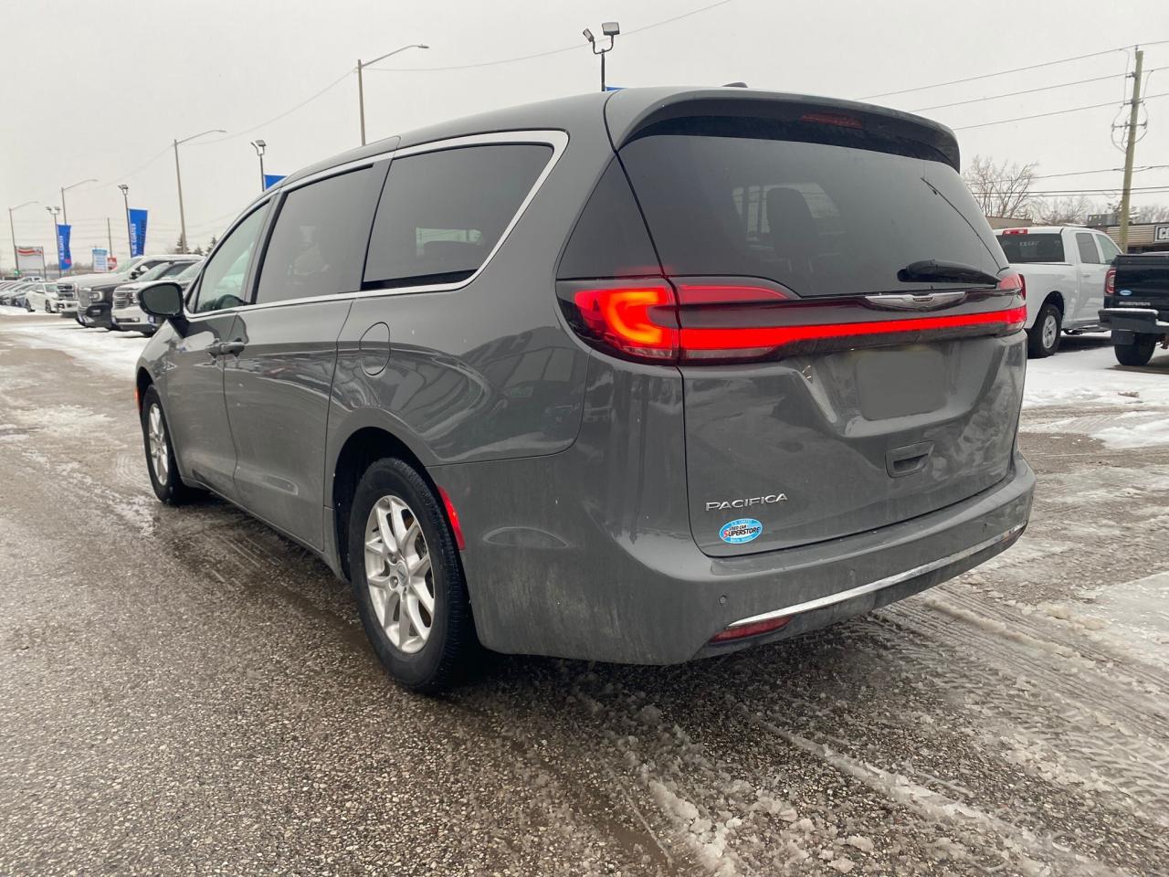 2023 Chrysler Pacifica Touring L ~Heated Leather ~Bluetooth ~Camera Photo