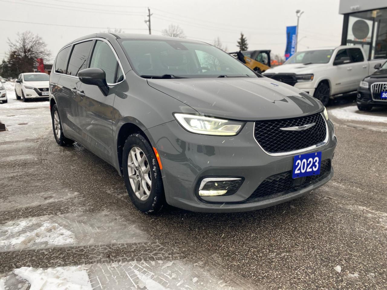 2023 Chrysler Pacifica Touring L ~Heated Leather ~Bluetooth ~Camera Photo