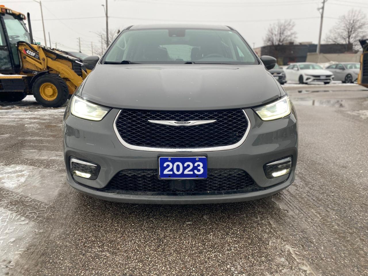 2023 Chrysler Pacifica Touring L ~Heated Leather ~Bluetooth ~Camera Photo