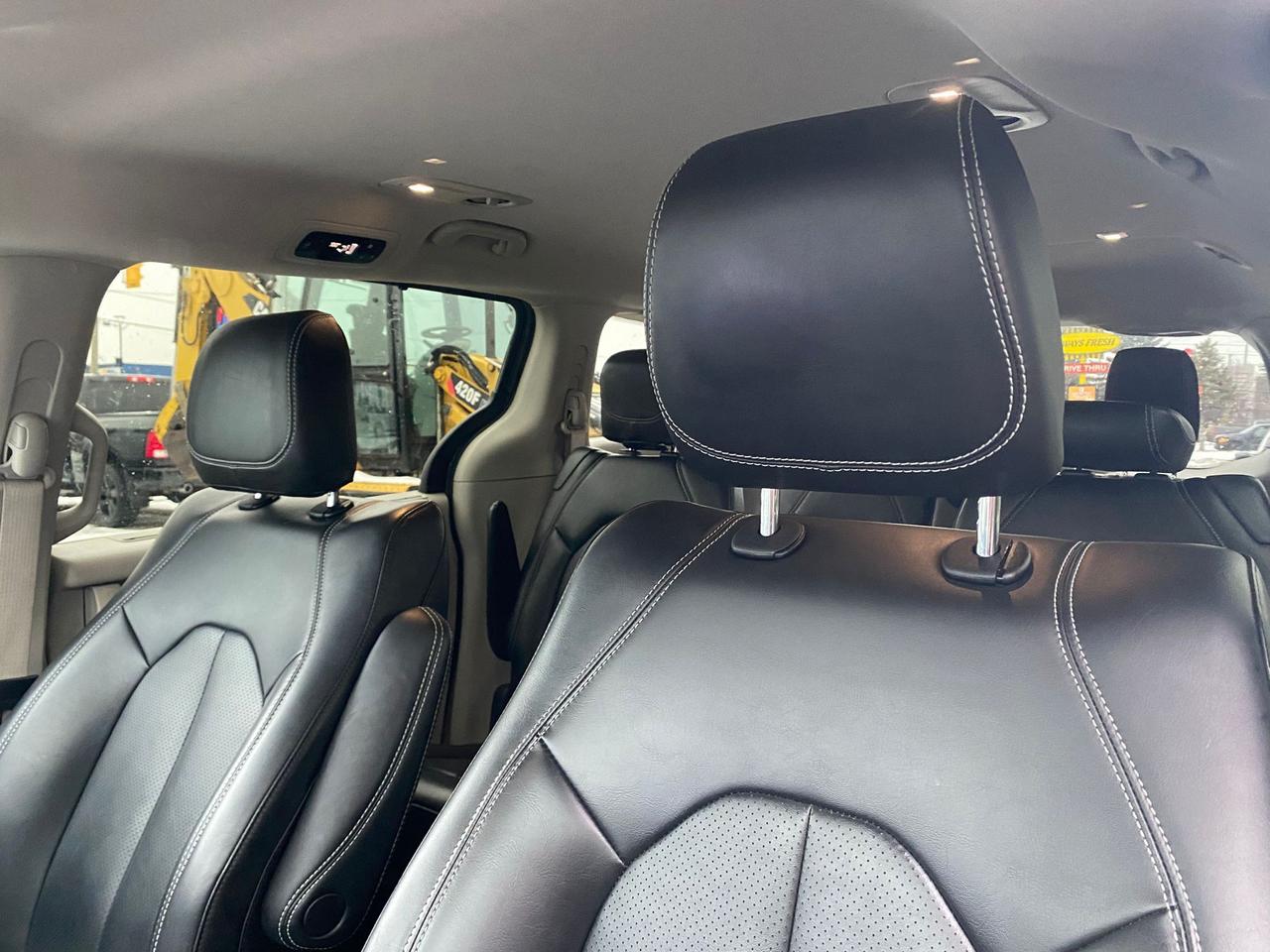 2023 Chrysler Pacifica Touring L ~Heated Leather ~Bluetooth ~Camera Photo