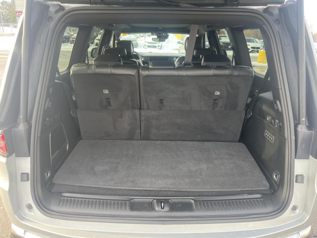 2023 Jeep Wagoneer Series III 4x4 Photo