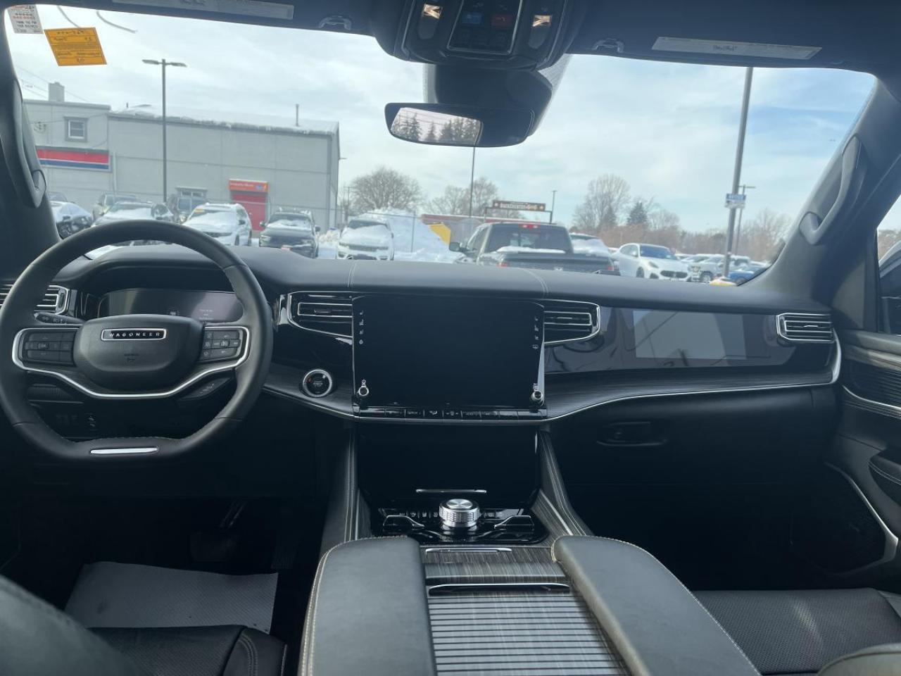 2023 Jeep Wagoneer Series III 4x4 Photo