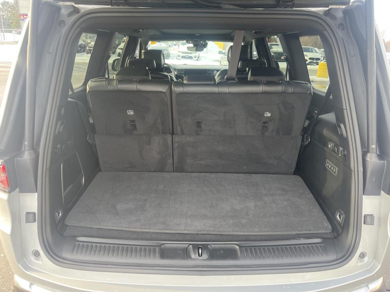 2023 Jeep Wagoneer Series III 4x4 @ 3.99% for 60 mo Photo