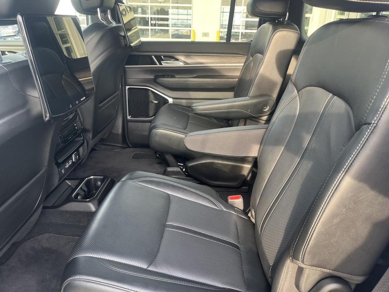 2023 Jeep Wagoneer Series III 4x4 @ 3.99% for 60 mo Photo