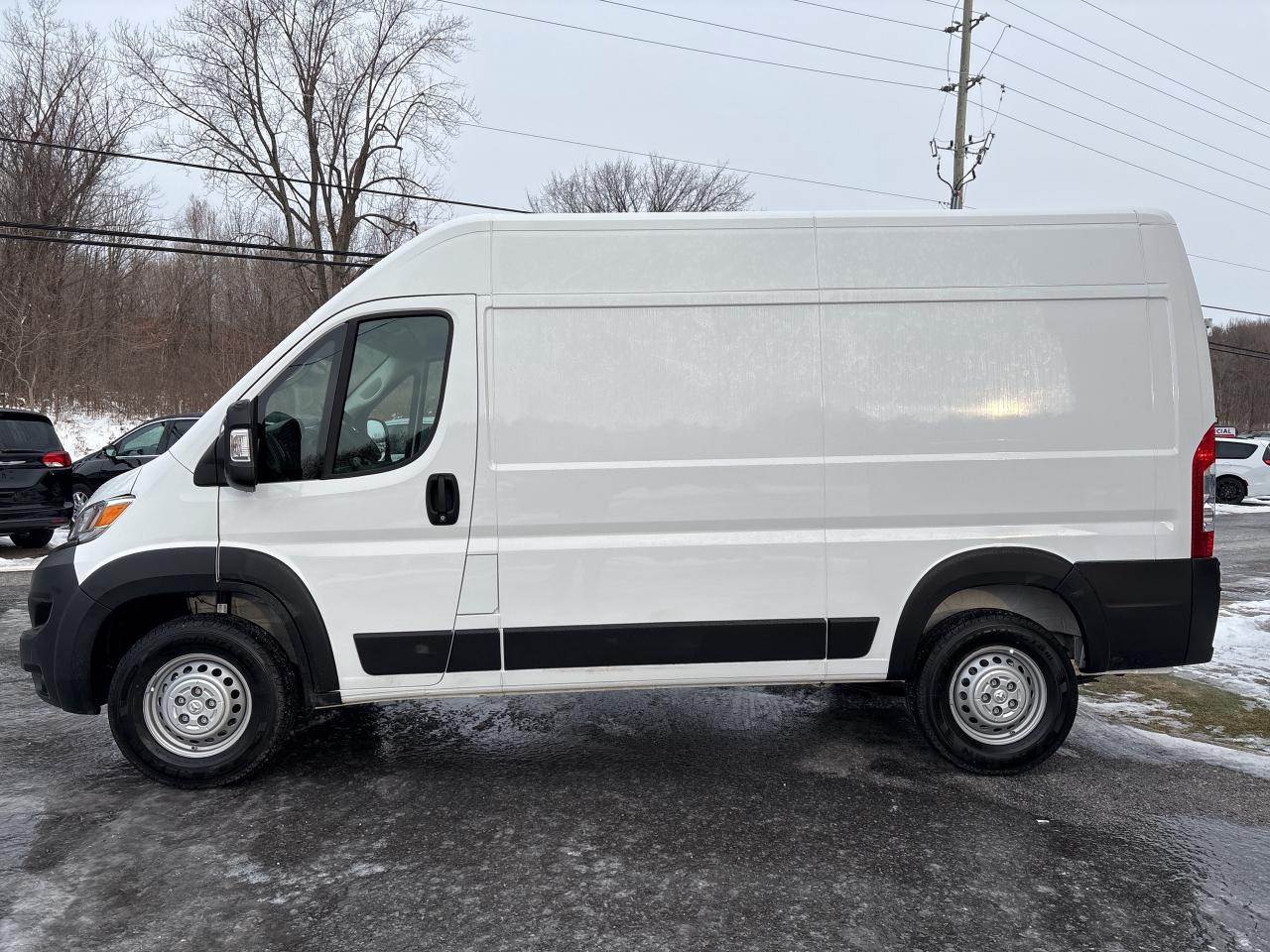 2025 RAM ProMaster Cargo Van Tradesman 2500 High Roof 136  WB w-Pass Seat Photo3