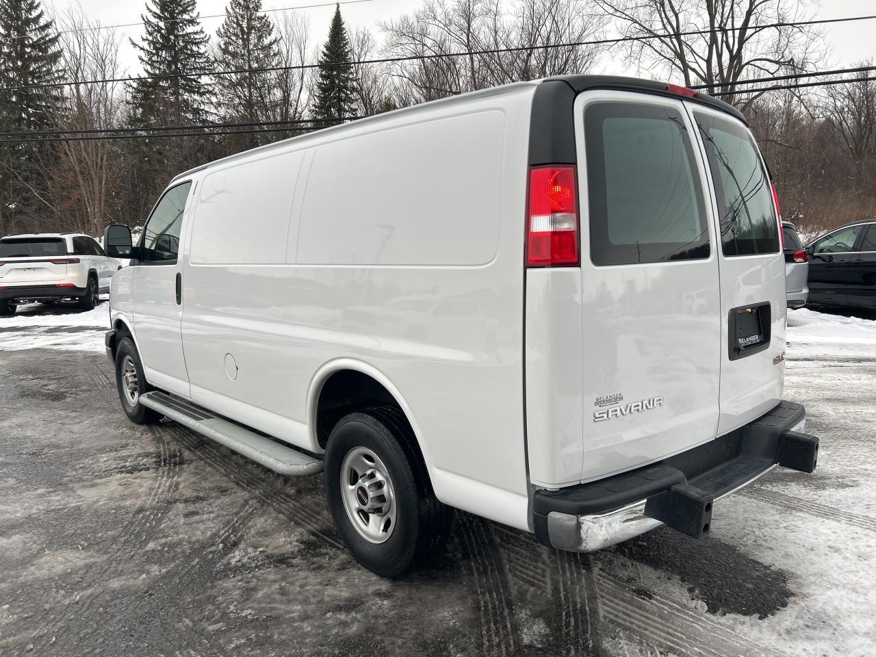 2023 GMC Savana Cargo Van 2500 Photo4