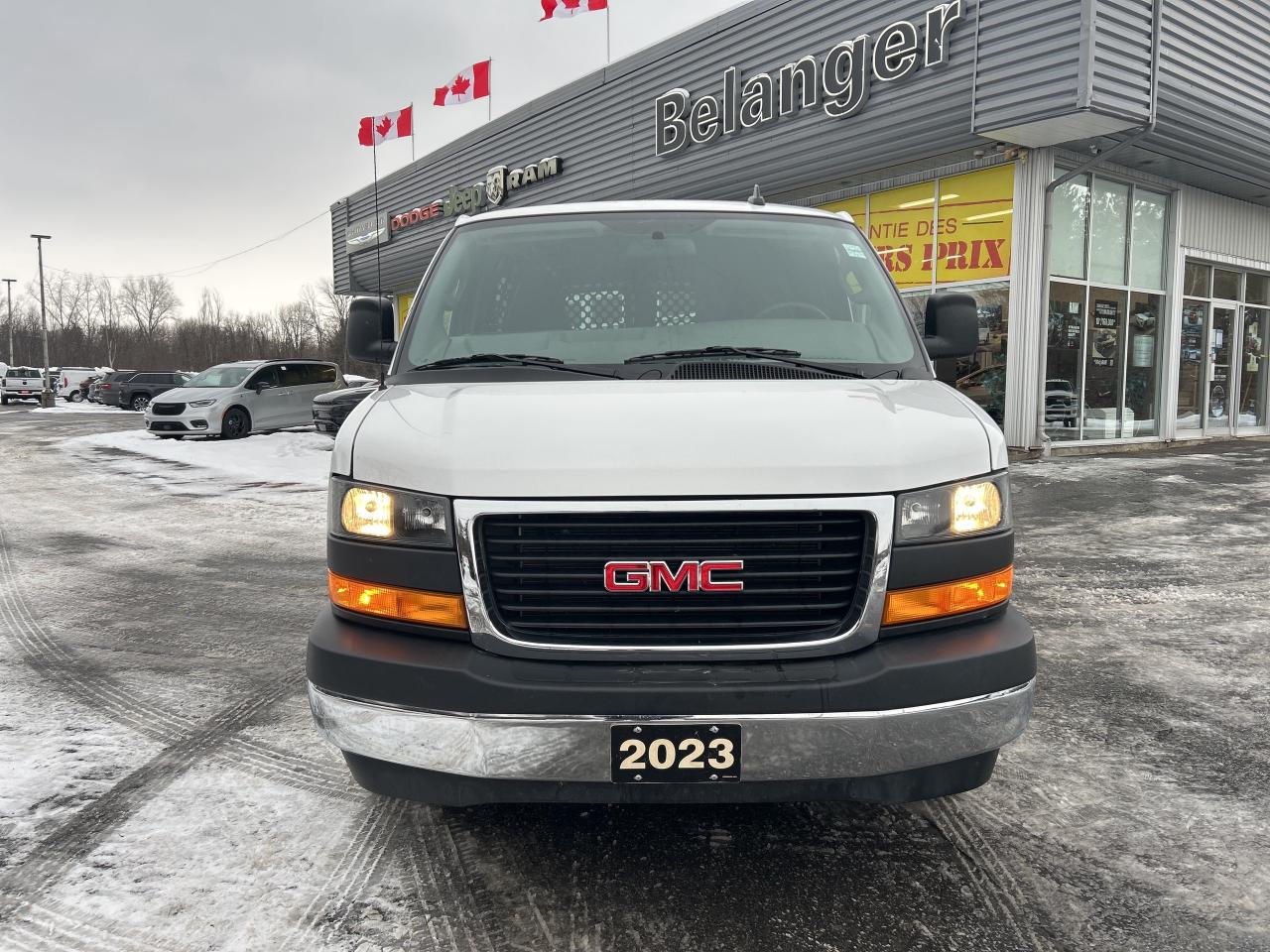 2023 GMC Savana Cargo Van 2500 Photo