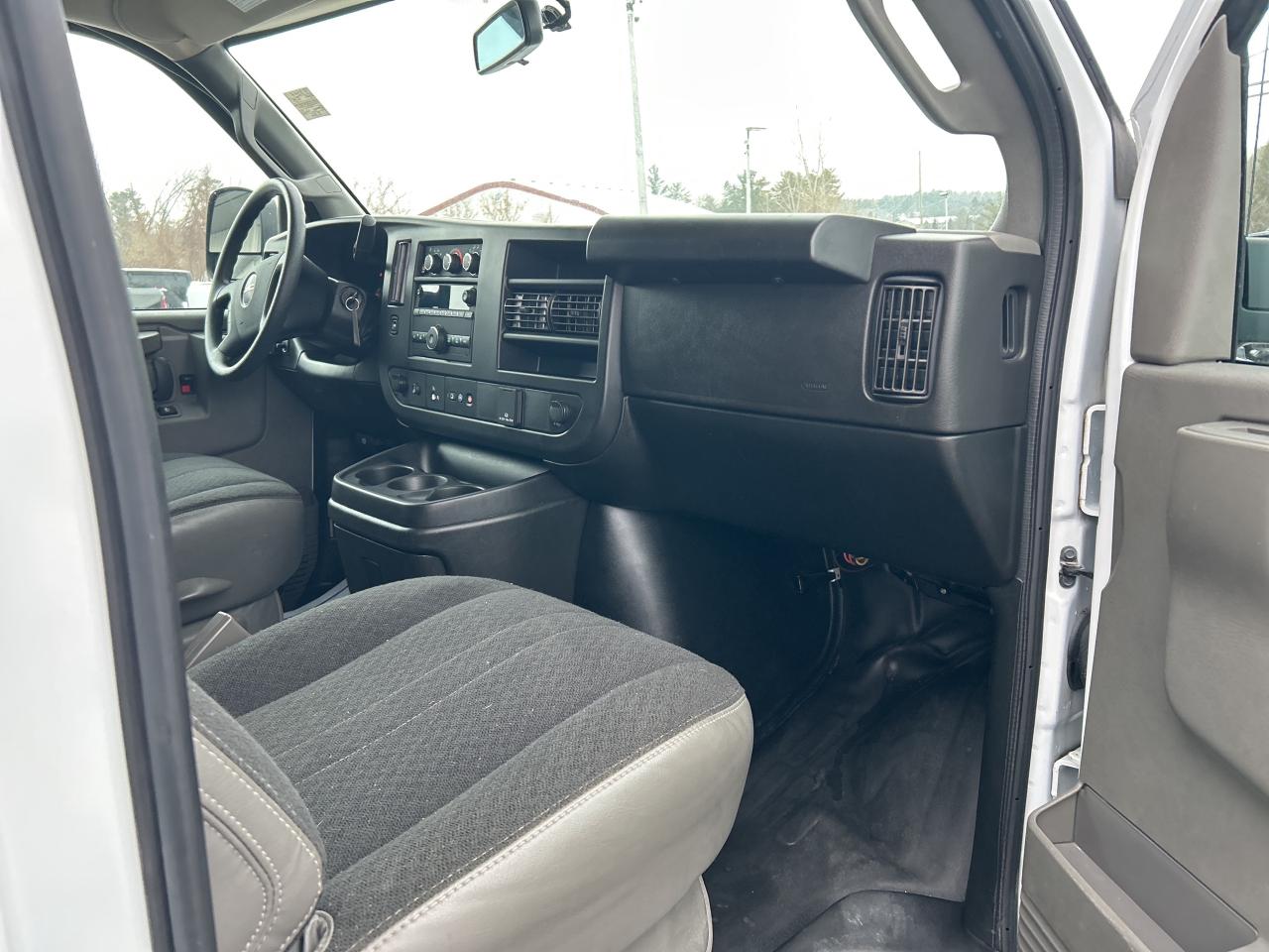 2023 GMC Savana Cargo Van 2500 Photo