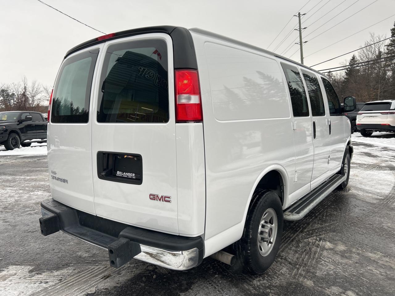 2023 GMC Savana Cargo Van 2500 Photo