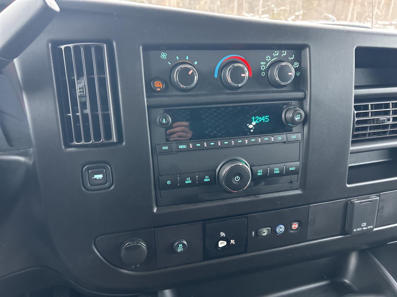 2023 GMC Savana Cargo Van 2500 Photo