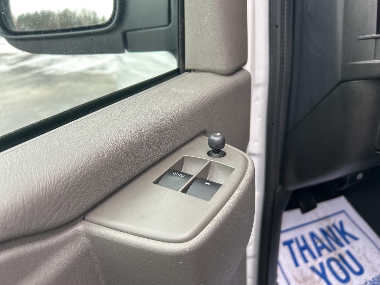 2023 GMC Savana Cargo Van 2500 Photo