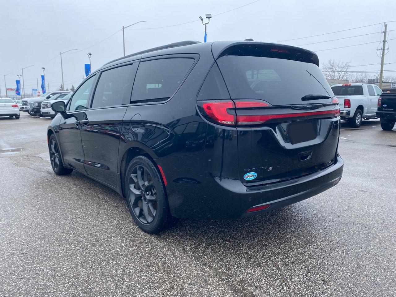 2023 Chrysler Pacifica Touring S ~Heated Leather ~Moonroof~Bluetooth ~Cam Photo