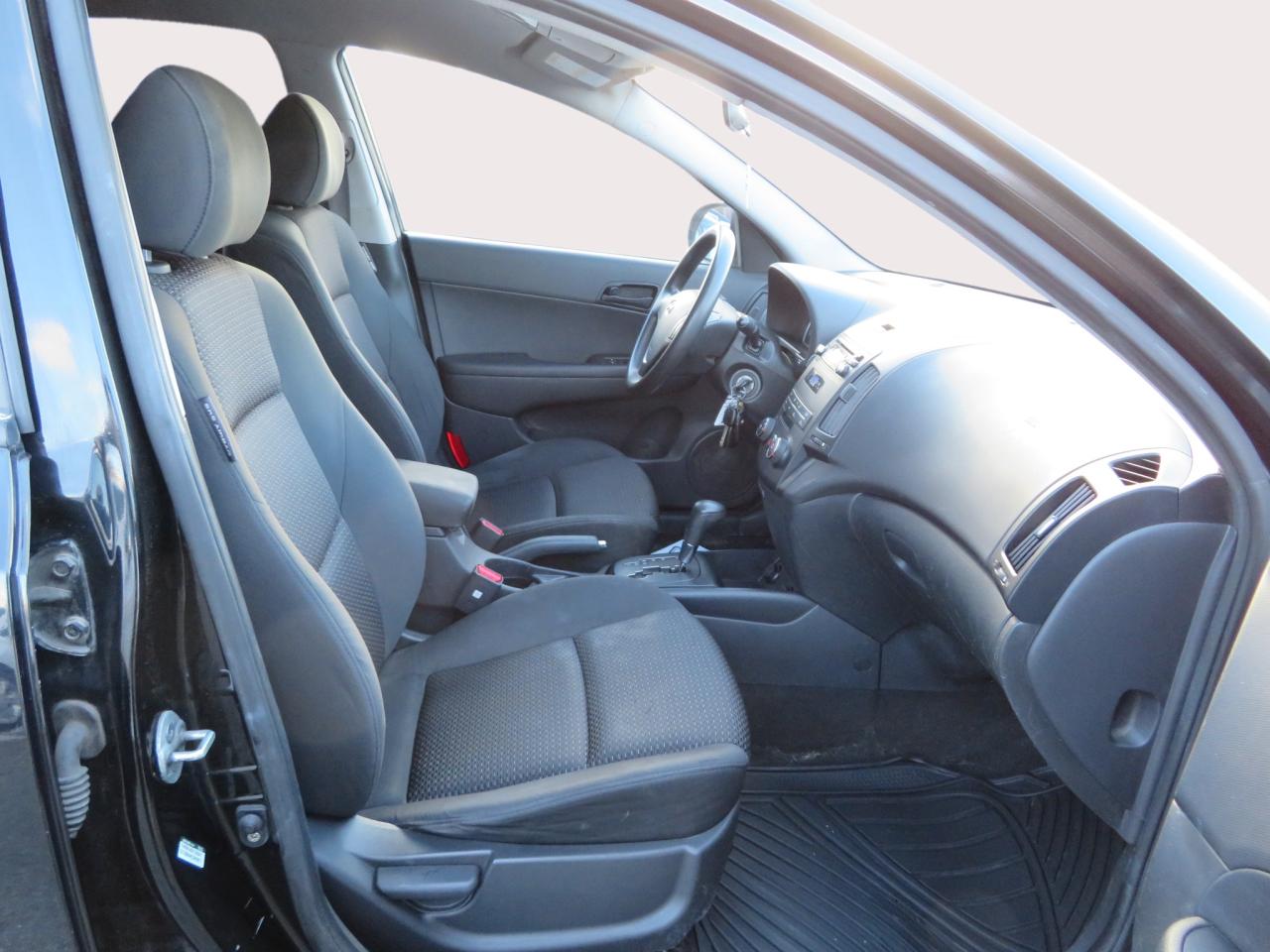 2011 Hyundai Elantra Touring 4dr Wgn Auto GL Photo