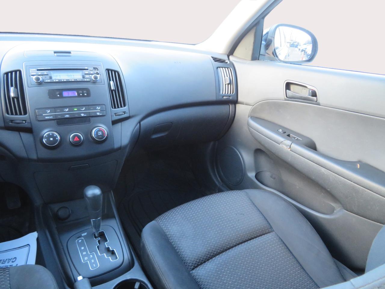 2011 Hyundai Elantra Touring 4dr Wgn Auto GL Photo