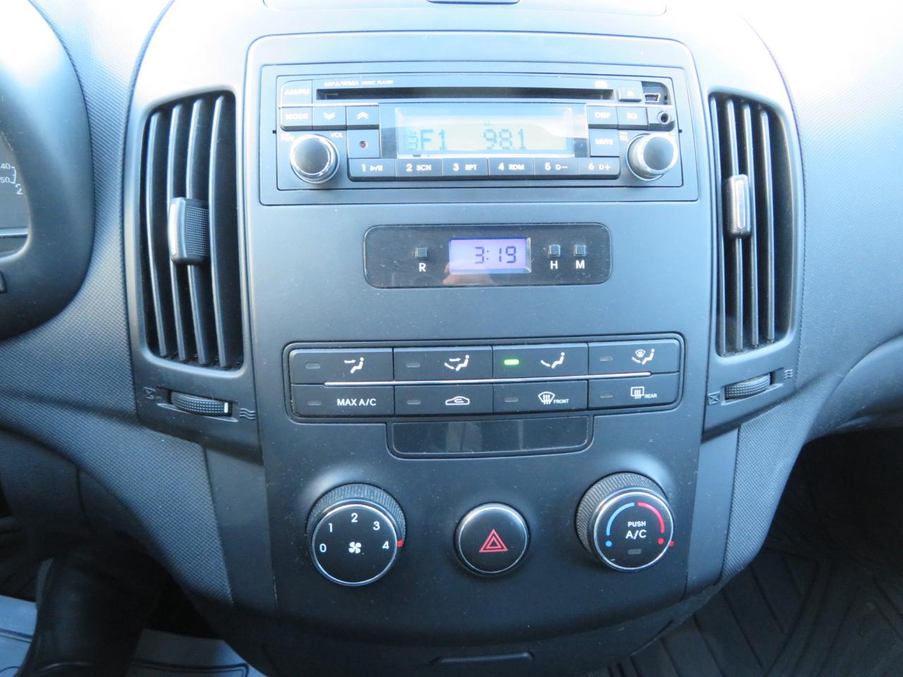 2011 Hyundai Elantra Touring 4dr Wgn Auto GL Photo