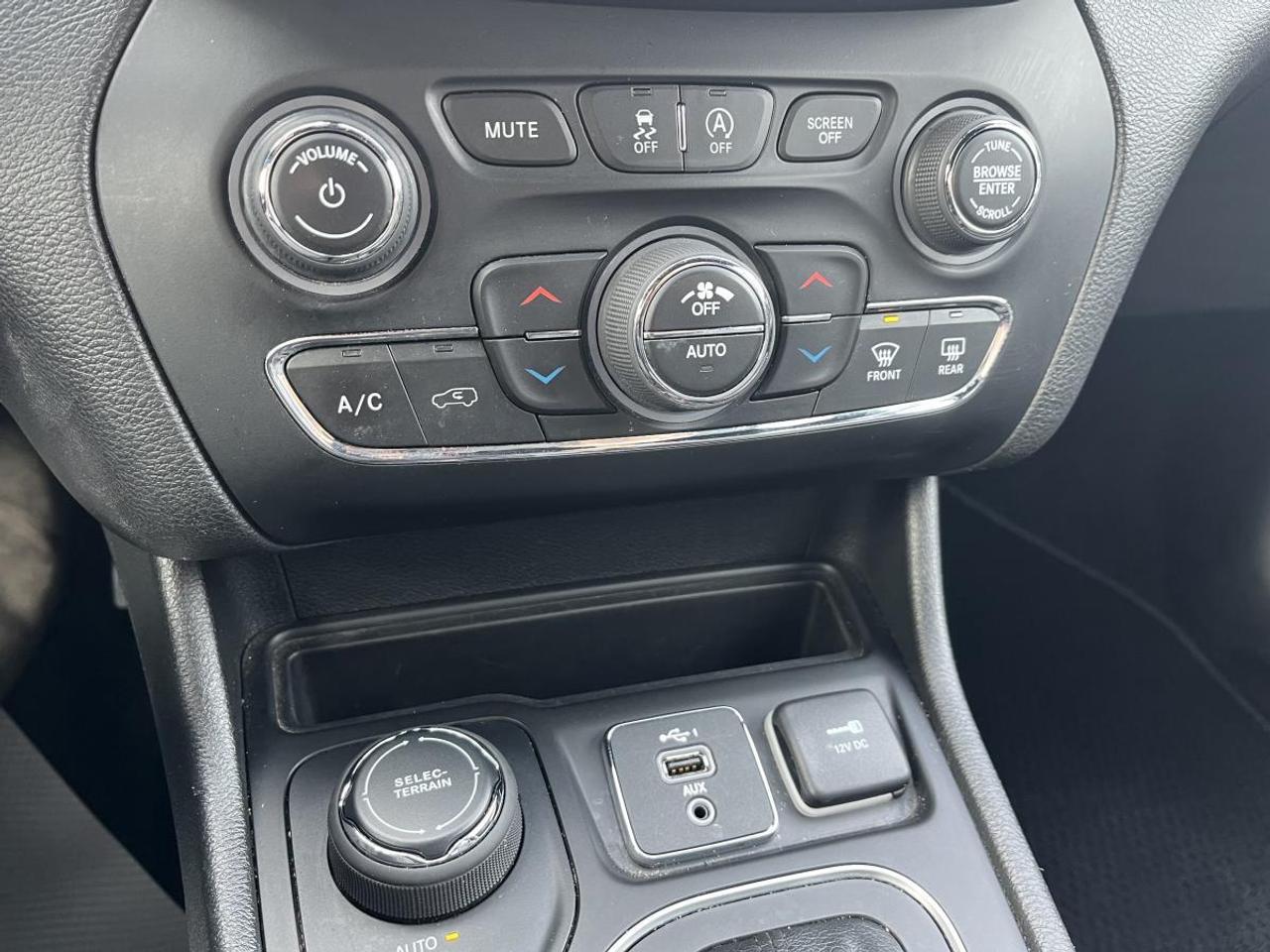 2021 Jeep Cherokee 80th Anniversary 4x4 @ 3.99% for 60 mo Photo