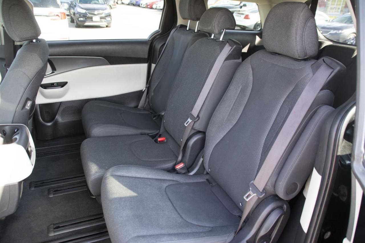 2022 Kia Carnival CARNIVAL LX Photo