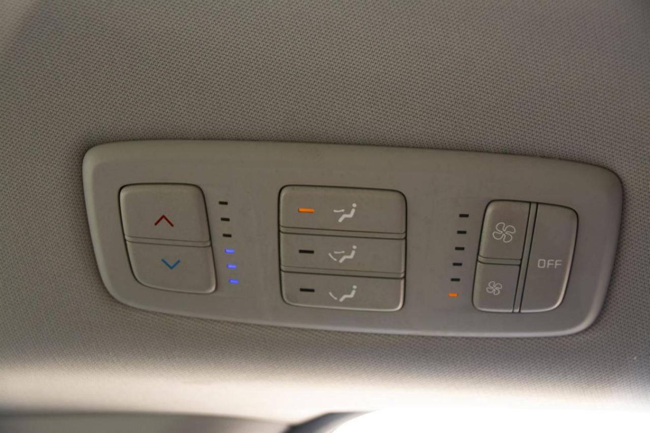 2022 Kia Carnival CARNIVAL LX Photo