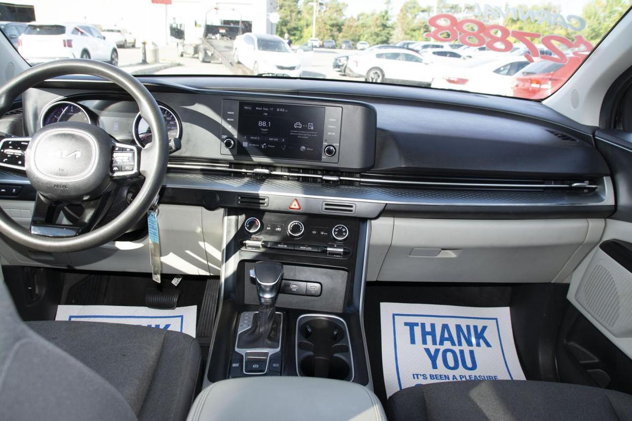 2022 Kia Carnival LX Photo4