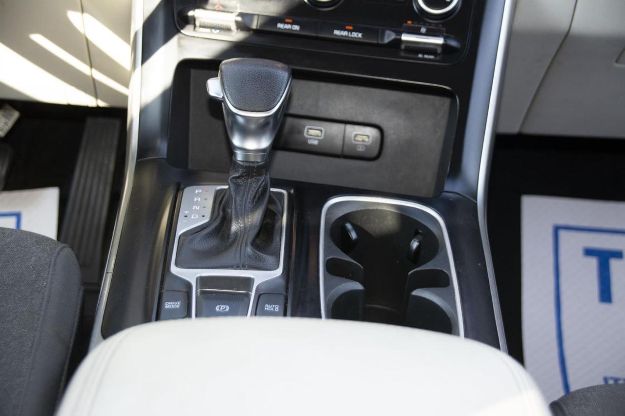 2022 Kia Carnival LX Photo