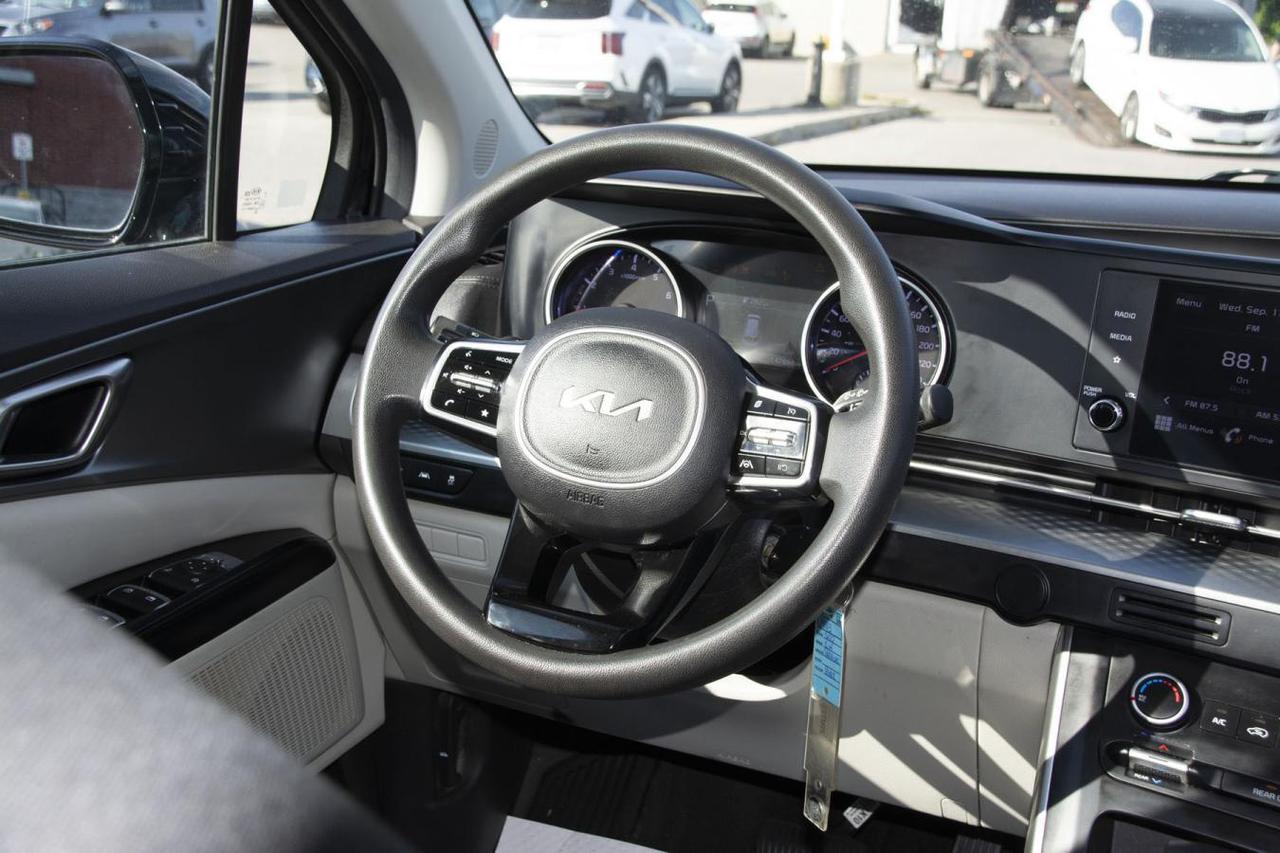 2022 Kia Carnival LX Photo