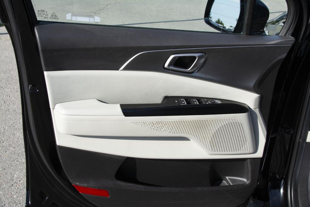 2022 Kia Carnival LX Photo