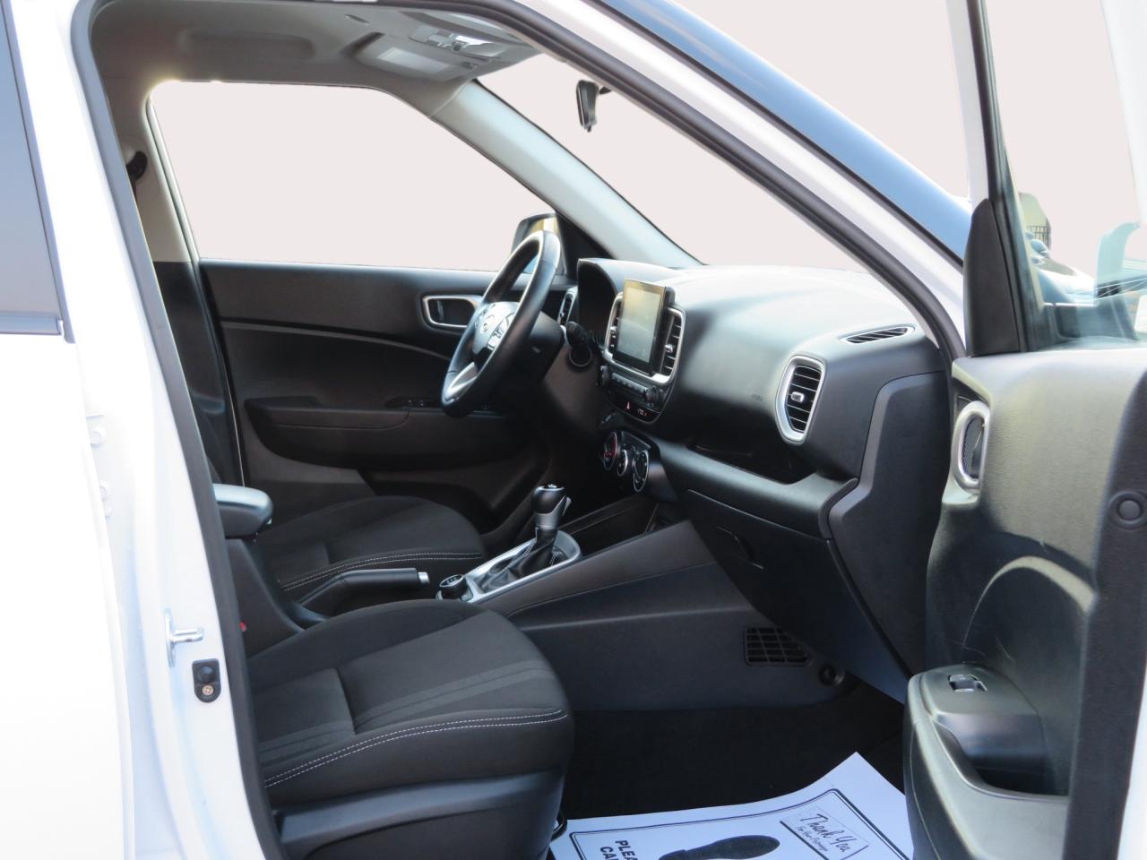 2023 Hyundai Venue Preferred IVT Photo