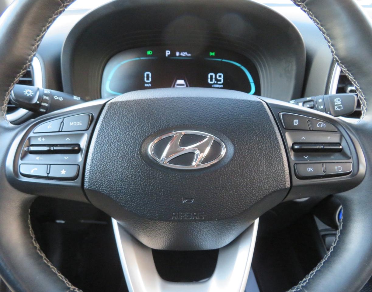 2023 Hyundai Venue Preferred IVT Photo