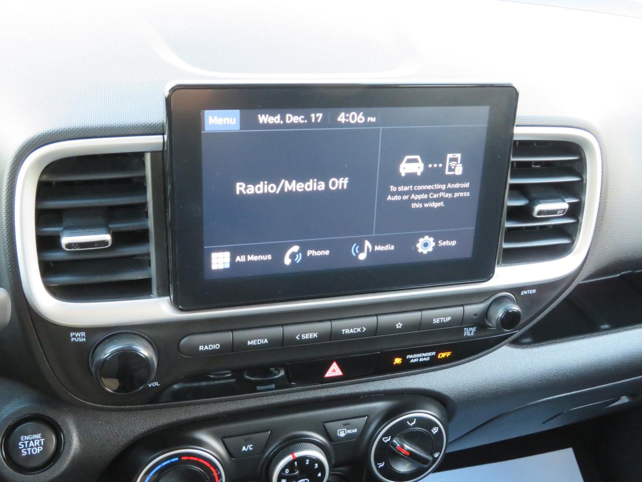 2023 Hyundai Venue Preferred IVT Photo